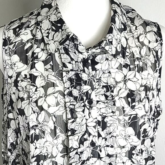 Tommy Hilfiger Sleeveless Top, Sheer B&W Flowers, Button Ruffle Center, Sz Large - Picture 3 of 7